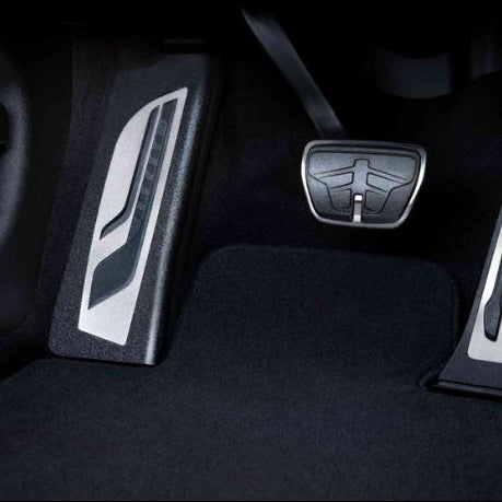 BMW M Fußstuetze M M Performance in Alu Look mit der Artikelnummer 51475A7ABE5