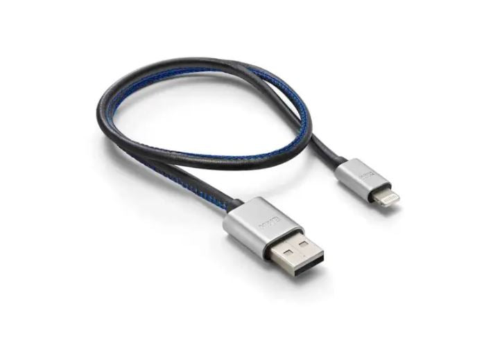 BMW Adapterkabel in Schwarz fuer Apple iPhone und iPod 