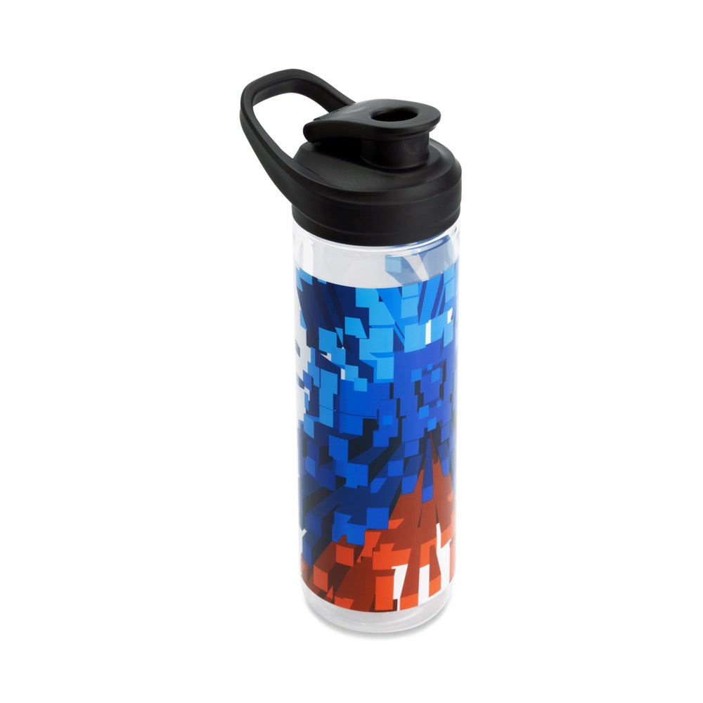BMW M Motorsport Trinkflasche mit durchsichtigem Flaschenkörper welcher in den BMW M typischen Farben im Pixel-Design bedruckt ist.