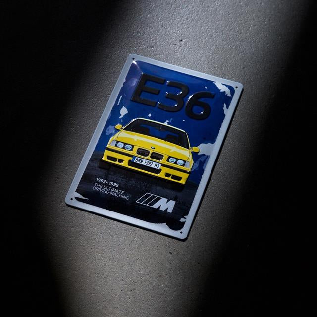 Blechschild 20x30cm BMW E36 in Gelb Hintergrund in Blau mit schwarzem E36 Schriftzug