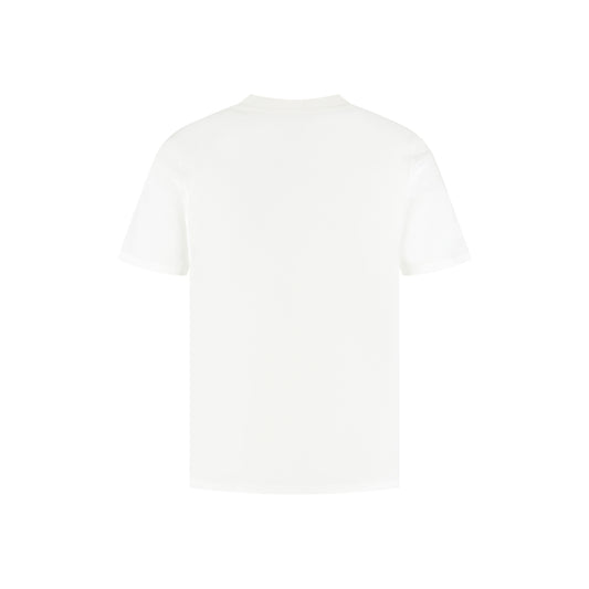 Rückseite eines weißen T-Shirts vor einem weißen Hintergrund