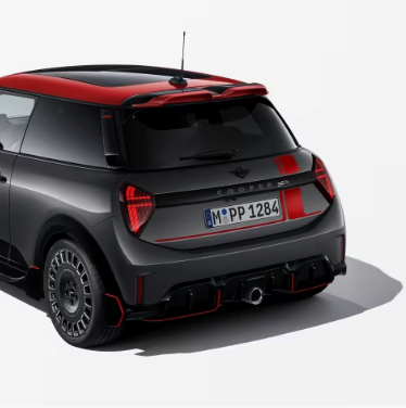 MINI JCW F66 Diffusor montiert