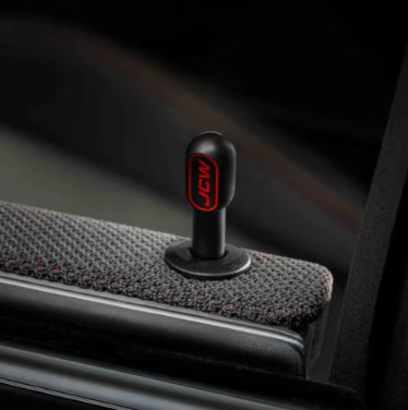 MINI JCW Türpin im Fahrzeug